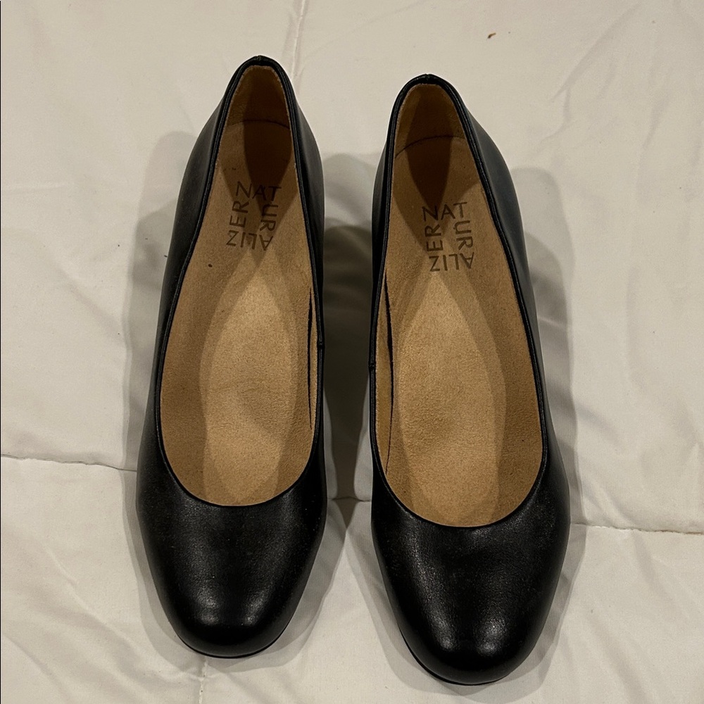 Naturalizer Classic Black Women's Pumps